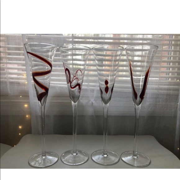 Eisch Decanter + 4 Flutes w/ Red Design Overlay on Flutes - Picture 1 of 9